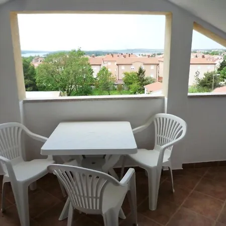 Apartment Benni 1 *