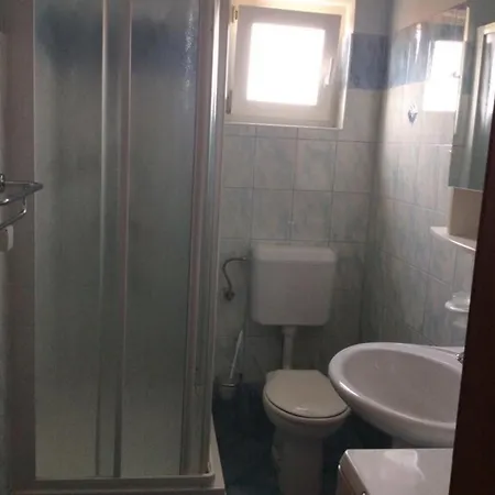 Benni 1 Медулин